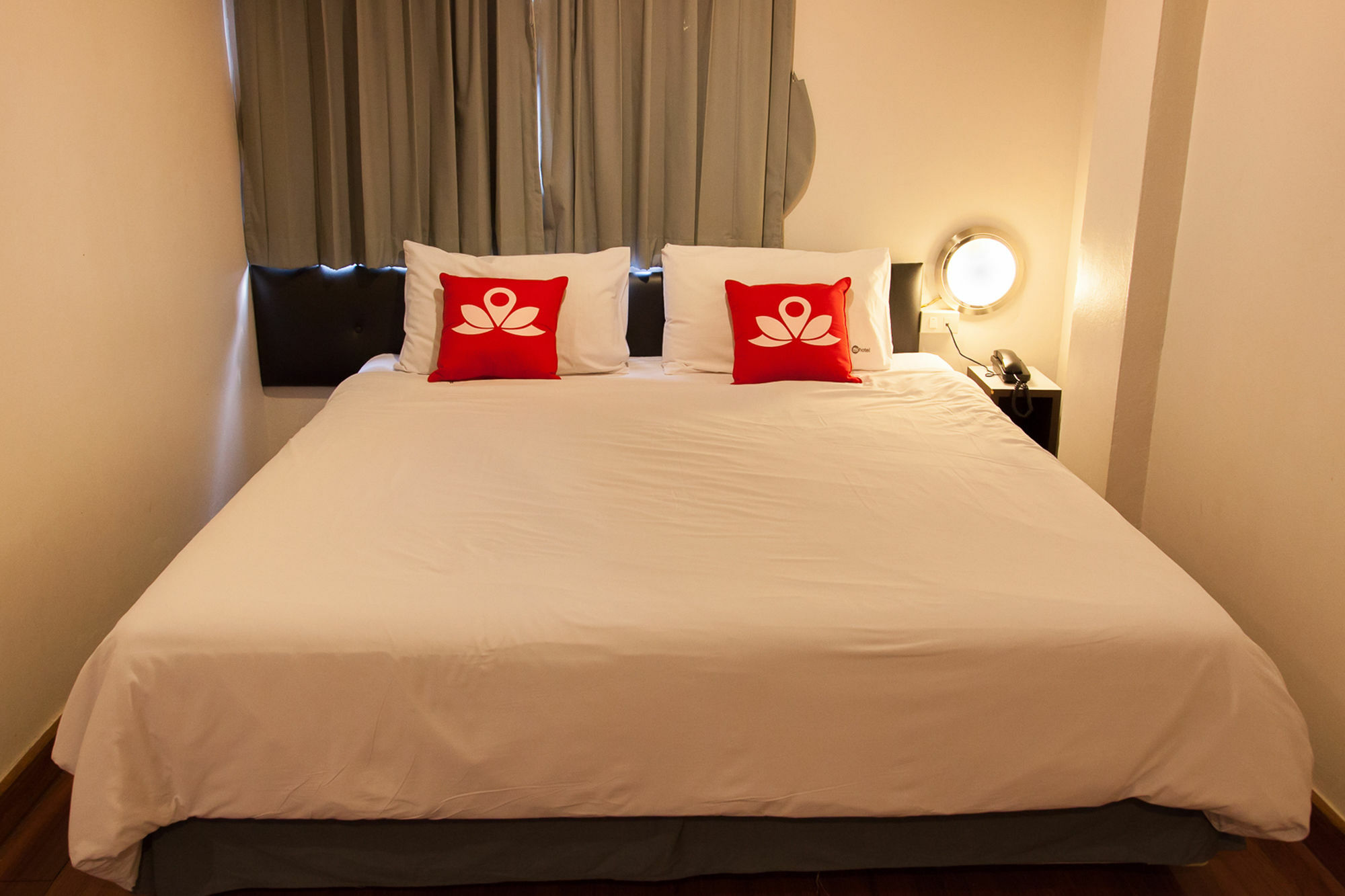 Zen Rooms Pratunam กรุงเทพมหานคร ภายนอก รูปภาพ