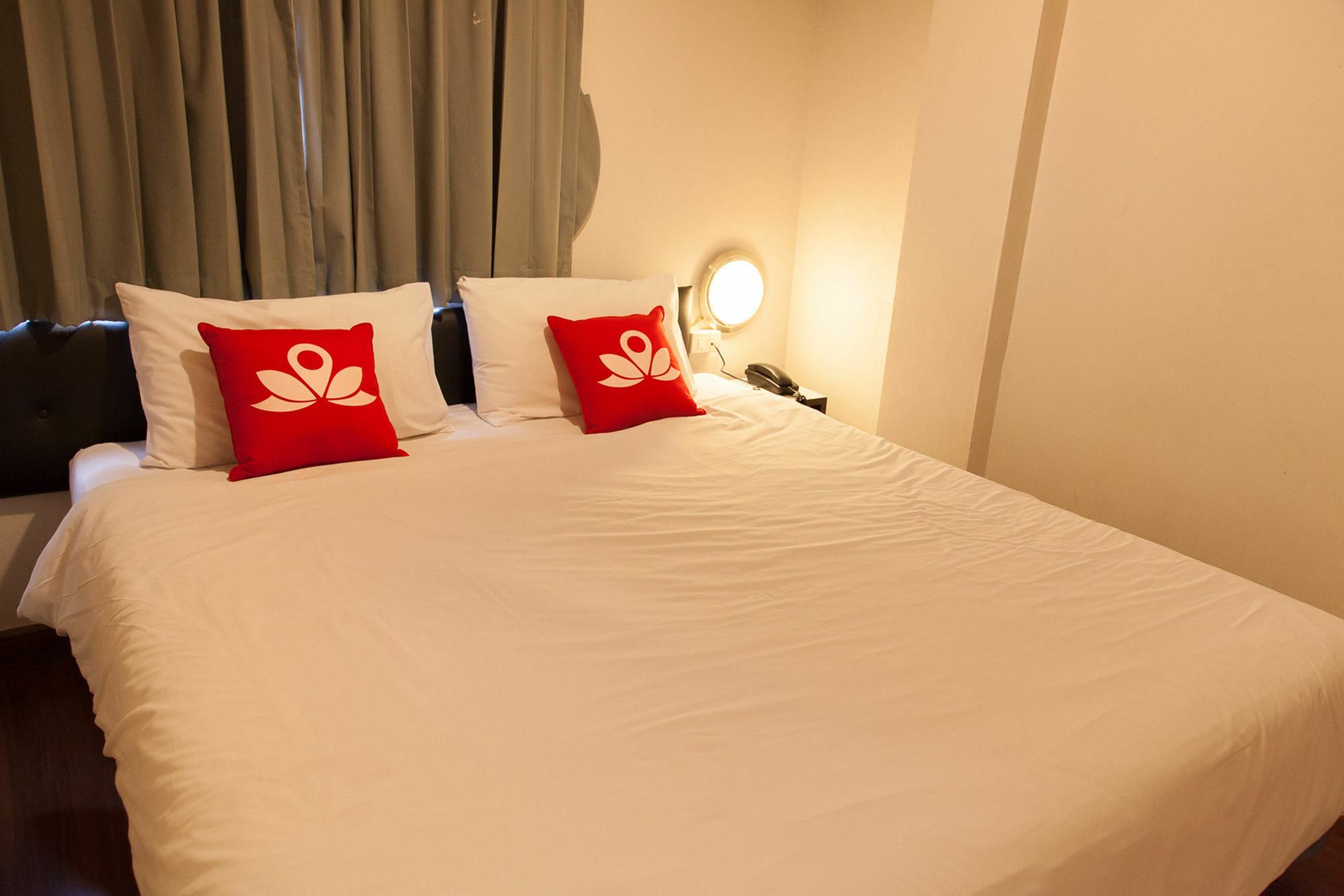 Zen Rooms Pratunam กรุงเทพมหานคร ภายนอก รูปภาพ